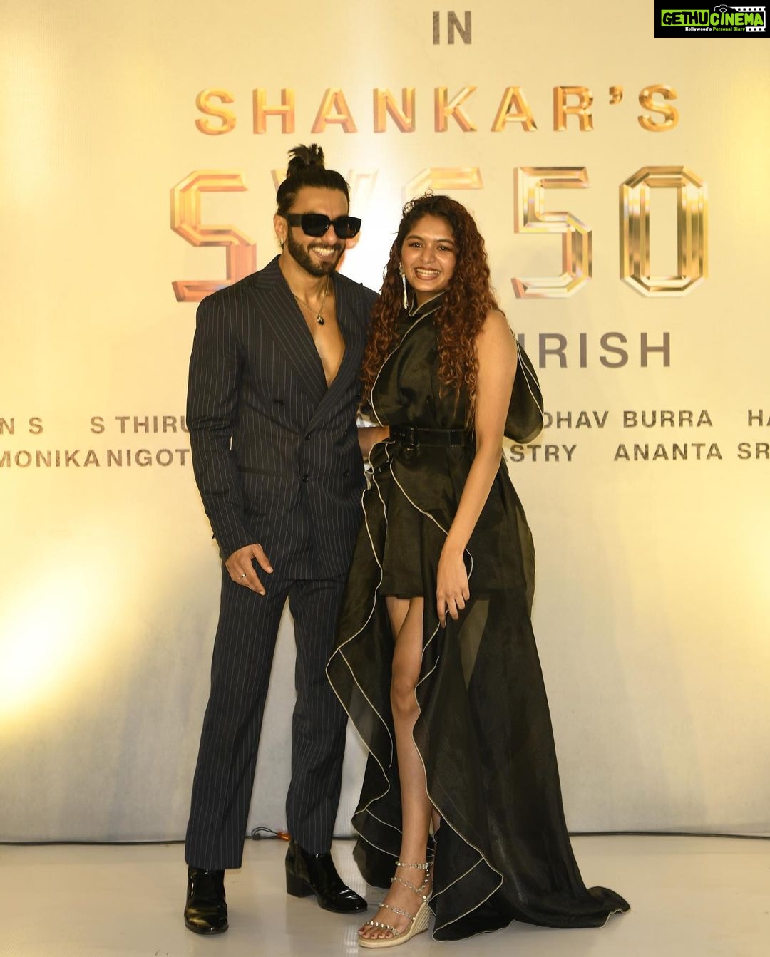 Aditi Shankar Instagram - So glad to have met this powerhouse💥 the personification of energy and positivity⭐️💯 @ranveersingh #rc15 #ranveersingh #powerhouse