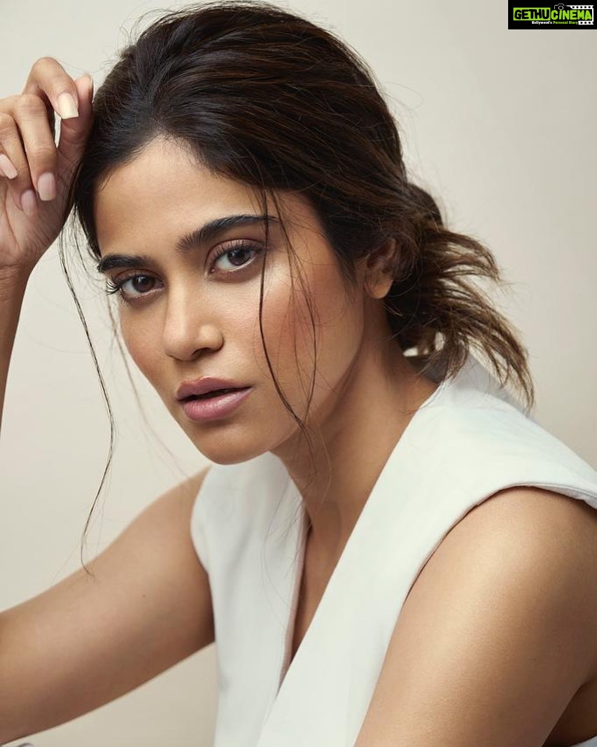 Aditi Sudhir Pohankar Instagram - Hello people ! This one of my favourite pictures, in love with white. . . 📸 @colstonjulian Stylist @alliaalrufai Hair @daksh_hairguru Make up @bymaniasha . . . . #aaditipohankar #she #fashion #fashionista #instagood #instagram #instafashion #instalove #fashionblogger #ootd #pic #picoftheday #hollywood #photooftheday #photoshoot #photo #bollywood #fun #white #love
