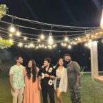 Ahana Kumar Instagram - Varkala-ing with Golden Fried Calamari , Lime Soda ( only sweet ) and the gang