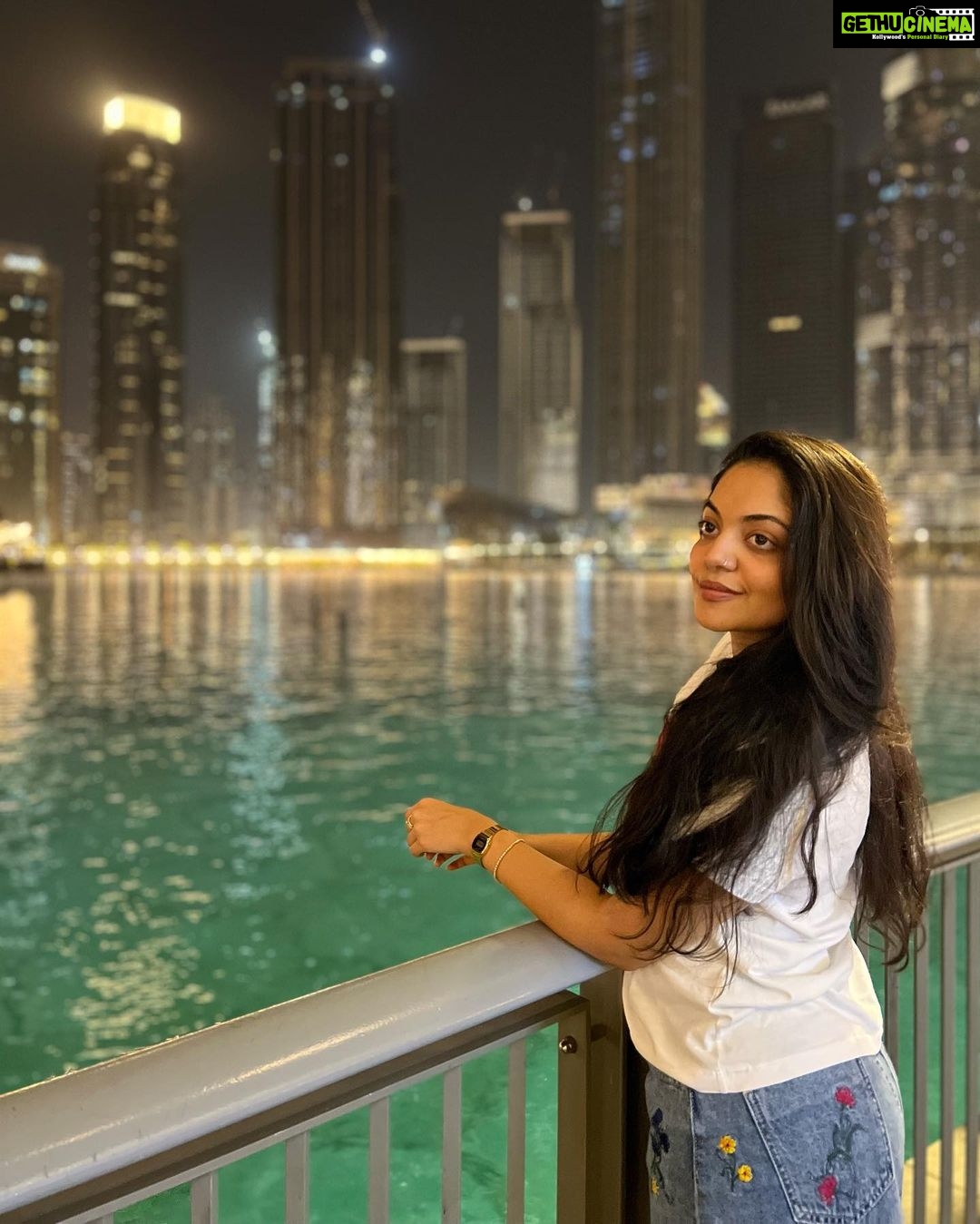 Ahana Kumar Instagram - Downtowning 🎡💫🎠….. #issavibe ✨ Downtown Dubai