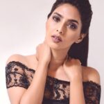 Aishwarya Lekshmi Instagram - #mjk #mobinkurienphotography #sureshmenonstyling&makeup #canthelpbutjustlovethem