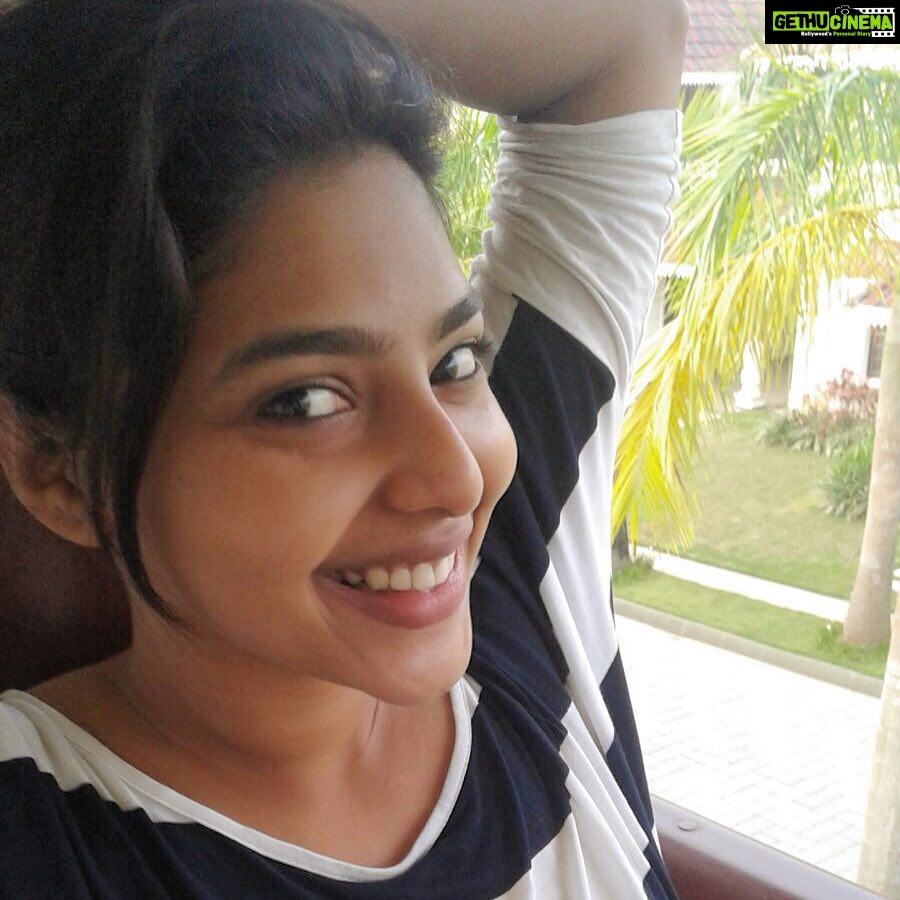 Aishwarya Lekshmi Instagram - Pappas click!!! Fav pic :* :*