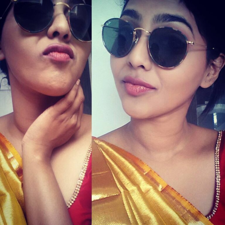 Aishwarya Lekshmi Instagram - Bored at shoot :/ :/ but never too bored fr a selfie!!