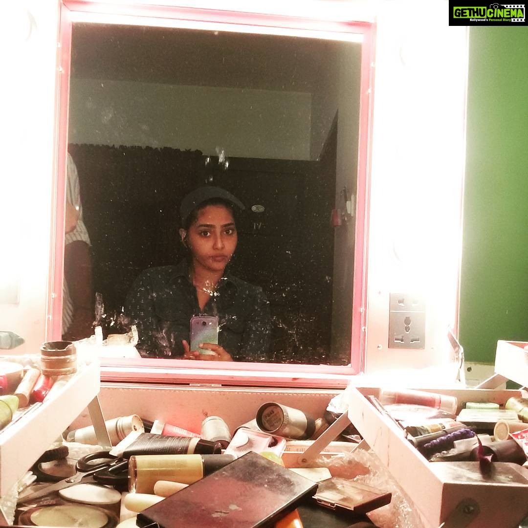 Aishwarya Lekshmi Instagram - earlyyy morning start :/ yaawnn
