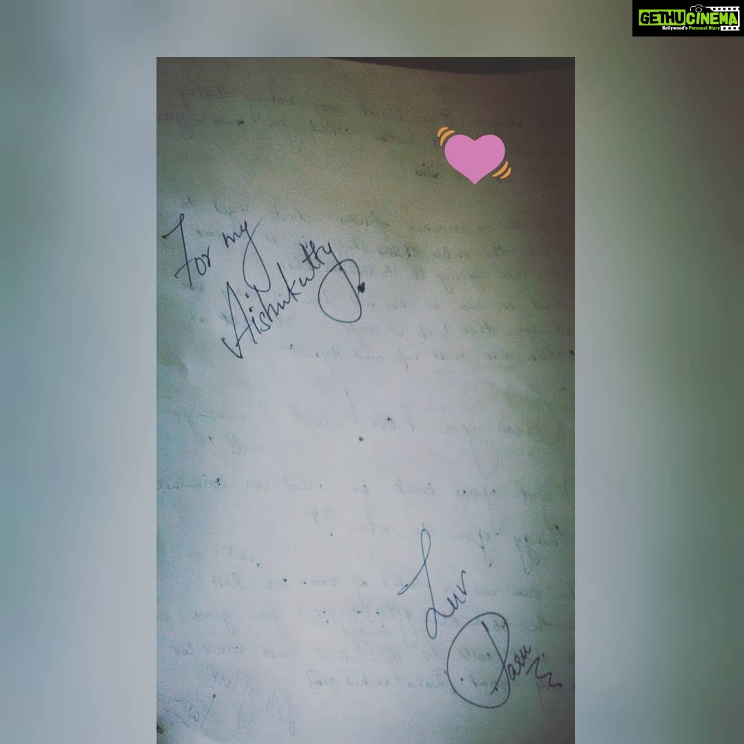 Aishwarya Lekshmi Instagram - Wat a lovelyyy way to go to sleep!!!! lovee u sooo muchhhh .. reading your letter.. I miss youuuu:* :* :* #paru #roomies #love