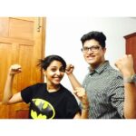 Aishwarya Lekshmi Instagram - #batwoman & #checkshirtboys @kevinpadiken Thank u fr bringing back some utterly awesom kindis from Mumbai°•○●