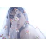 Aishwarya Lekshmi Instagram – I love it, when i catch you looking at me. 📸 @shaheenthaha 
MUA @sanashaheenofficial_mua