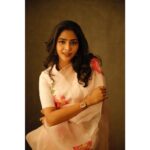 Aishwarya Lekshmi Instagram - Conversation 2 : (but its a prequel to conversation 1 , so conversation 2 is actually the Beginning of this , get it ? ) So Conversation 2: Saree is classy , so try to be classy, Aishwarya hello, u there ? I can try classy or i can speak , you decide. Ok Captured in silence by : @_leonbritto Saree : @picchika Citrine neckpiece : @kirikiri.in #inthemoodforlovebgm