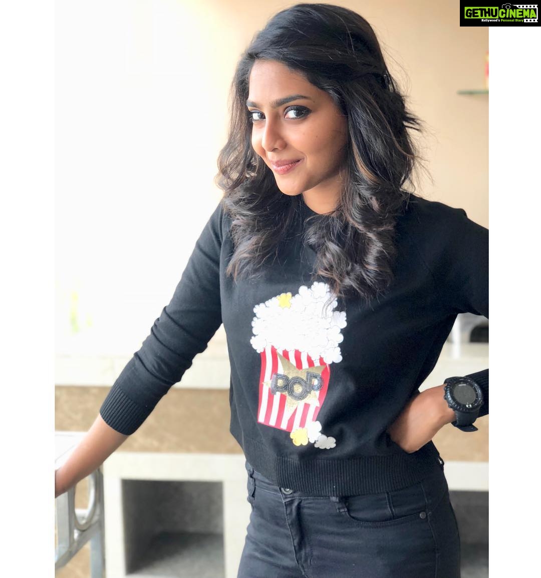 Aishwarya Lekshmi Instagram - Popcorn ready for Varathan! #moviepromotions