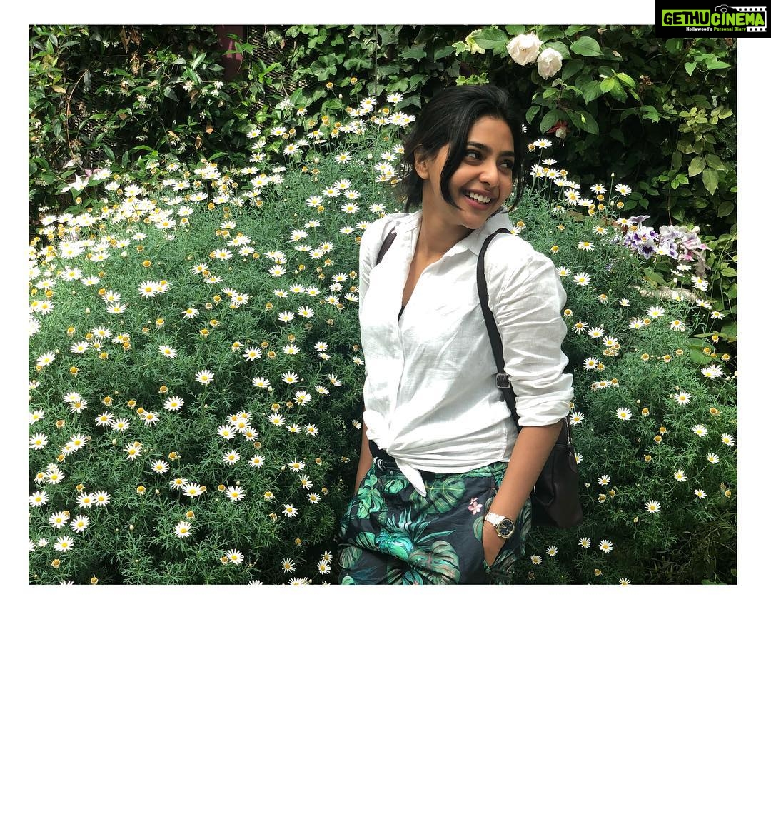 Aishwarya Lekshmi Instagram - One green day at a time ! #flowersandflorals