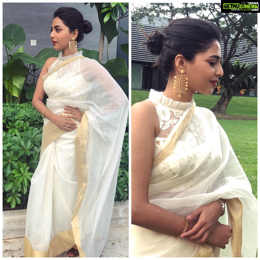 Aishwarya Lekshmi Instagram - For an event in Singapore Wearing this amazing ivory saree and blouse Designed by @paris_de_boutique. Loved it!!! And Thankyou #paris 💕