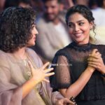 Aishwarya Lekshmi Instagram – I can’t caption these 😍
Sorry fr the spam, more from asianet awards and @nek_photos