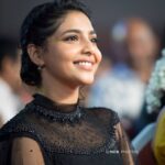 Aishwarya Lekshmi Instagram - Customary Thank you note ! Big thanks to @paris_de_boutique for this simple , embellished black cape gown! Hair : @seemaharidas 📸: @nek_photos #asianetfilmawards2018