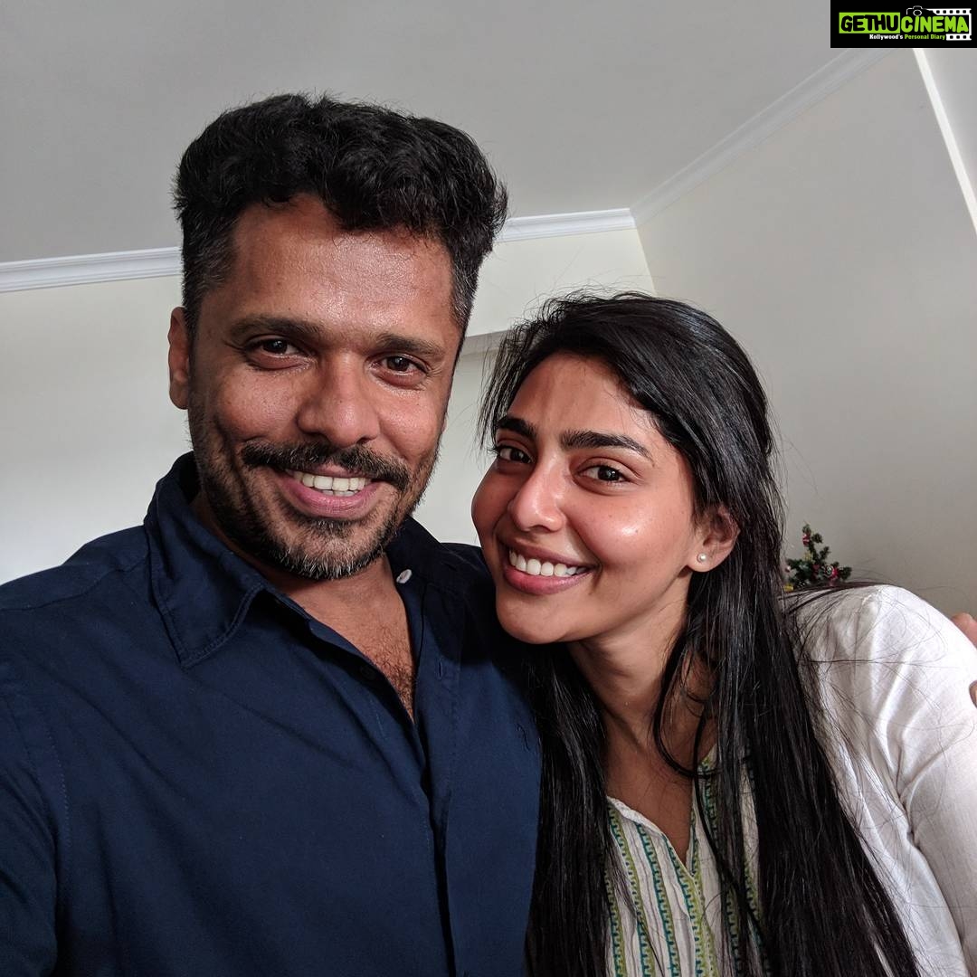 Aishwarya Lekshmi Instagram - A picture to cherish ; My Director Extraordinaire @aashiqabu Indebted for life 🤗 #emotionalfussballmodeon