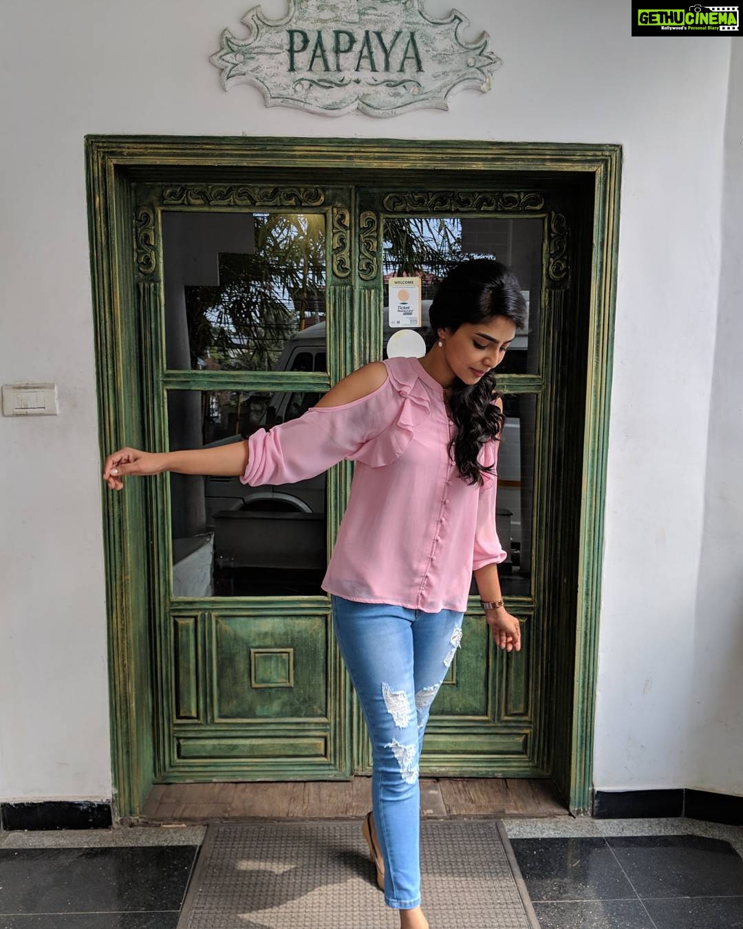 Aishwarya Lekshmi Instagram - OOTD 2 JEANS & TOP : COVERSTORY | LULU STYLING : @stephy_zaviour MUA : @seemaharidas (and she gave me the mayaanadhi look as well; which I adore to the core ) #mayaanadhipromotions