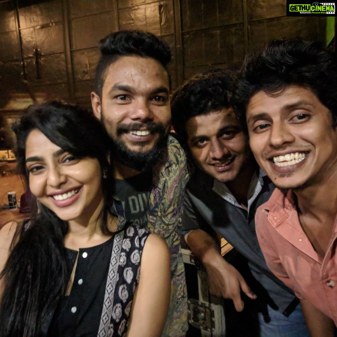 Aishwarya Lekshmi Instagram - Mayanadhi Peeps! Some are missing in the pics though 🙏