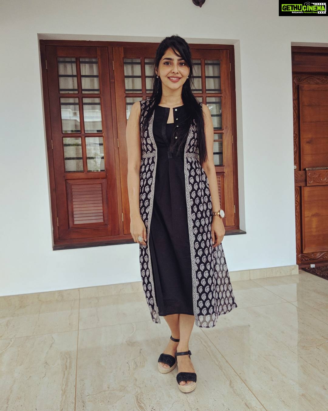 Aishwarya Lekshmi Instagram - Finally the name I badly wanted to put! Styled by : @stephy_zaviour for Mayanadhi Audio Launch #Mayaanadhi Songs 💓💓💓💓 I just can't wait :)