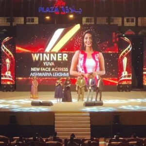 Aishwarya Lekshmi Instagram - #YuvaAwards2017 at the Amazing Qatar.Thankyou for all the love you showed to Mayaanadhi trailer. Overwhelmed.Humbled.❣️ Dress : @daislebridals MUA : @samson_lei #bestnewface #mayaanadhitrailerlaunch