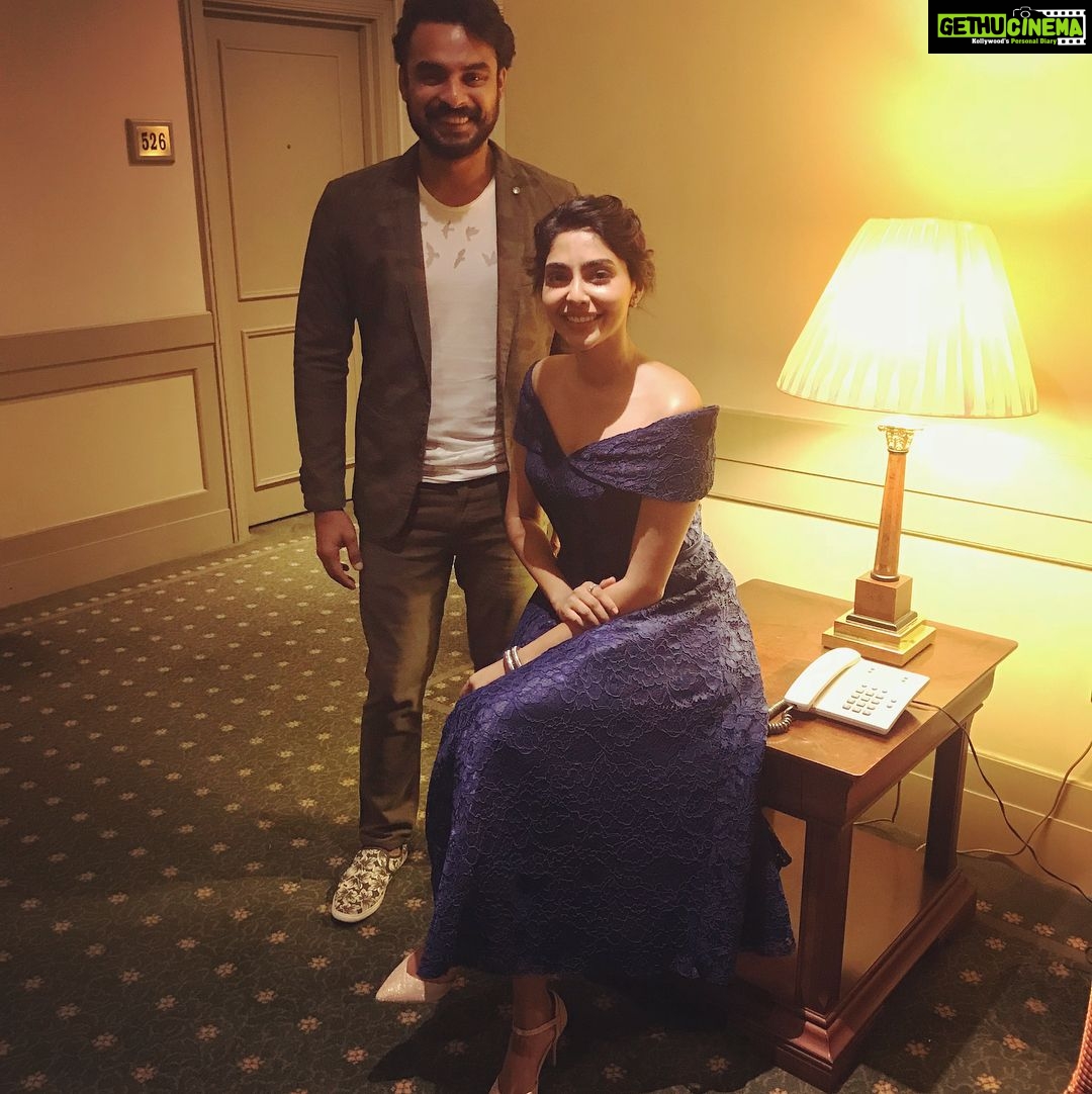 Aishwarya Lekshmi Instagram - #YuvaAwards2017 at the Amazing Qatar.Thankyou for all the love you showed to Mayaanadhi trailer. Overwhelmed.Humbled.❣️ Dress : @daislebridals MUA : @samson_lei #bestnewface #mayaanadhitrailerlaunch