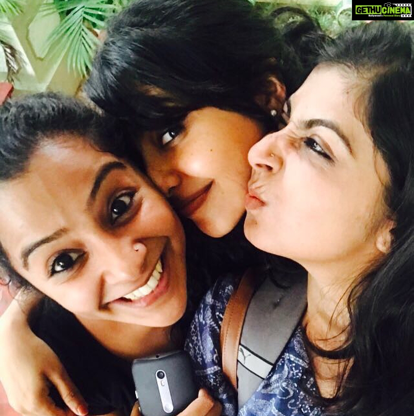 Aishwarya Lekshmi Instagram - Lou is coming!!! @leo_lishoy @darshanarajendran @neeraja.rajendran