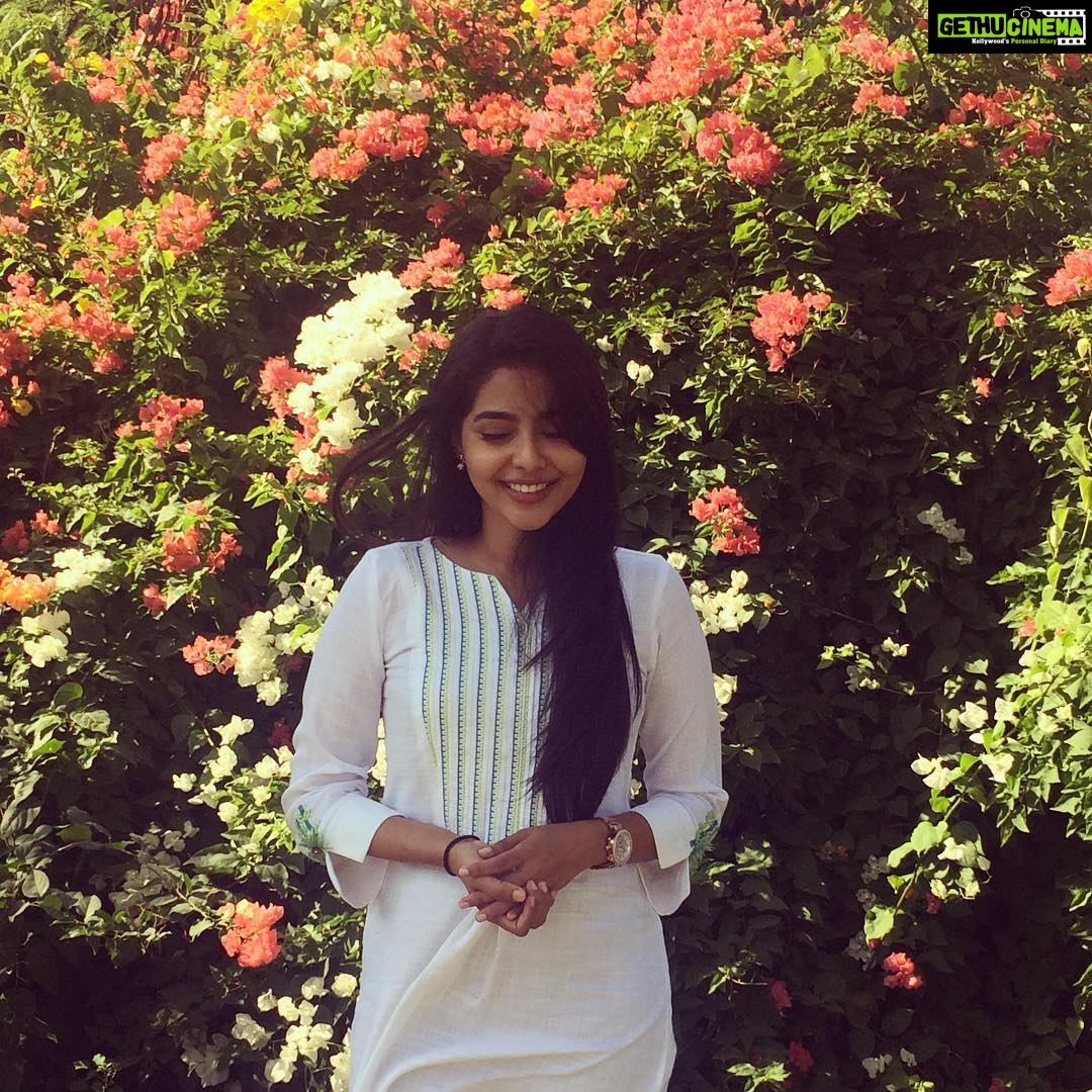 Aishwarya Lekshmi Instagram - I like my closed eye pictures.End of story. :p #whenwhitesareallthatyoueverlike #endupdressingwverydayinwhite