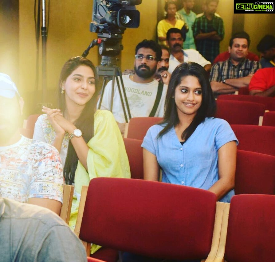 Aishwarya Lekshmi Instagram - With State award winner for Best Costume Design in a Feature Film @stephy_zaviour #canthelppostingagainandagain #proudofyou #effingsoproud #actionherobiju #nivinpauly #100thdaycelebrations