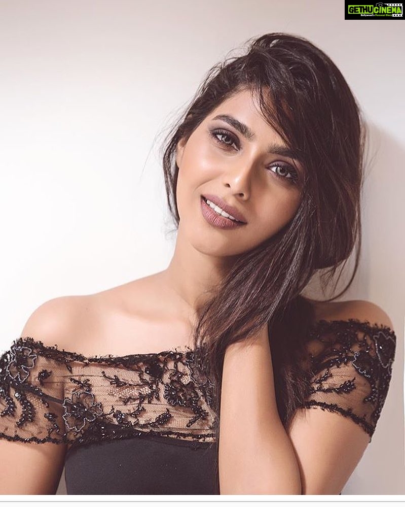 Aishwarya Lekshmi Instagram - @mobinkurien @suresh.menon ❤❤Major missing happening!! Lets plan a shoot soon!