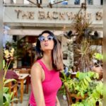 Aishwarya Sakhuja Instagram - The weekend knocked my door this morning and dragged me out to let my hair down 🤩 📍@thebackyardbrew . . . #instagood #instadaily #weekend #saturdayvibes #ootd #photooftheday #aishwaryasakhuja