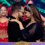 Akanksha Puri Instagram - Sab kehte hain maine tujhko Dil de diya , Main kehti hoon tune mera Dil le liya ❤️ @mikasingh . . #mikasingh #mikadivohti #swayamvarmikadivohti #akankshapuri #mikasha #reels #reelitfeelit #reelsinstagram #love #❤️