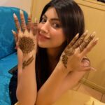 Akanksha Puri Instagram - My final Mehendi look 😍❤️ . . #mehendi #wedding #mikasingh #mikadivohti #mikasha #akankshapuri #reels #reelsinstagram #reelitfeelit #trendingreels #song #swayamvarmikadivohti #starbharat #hotstar #❤️