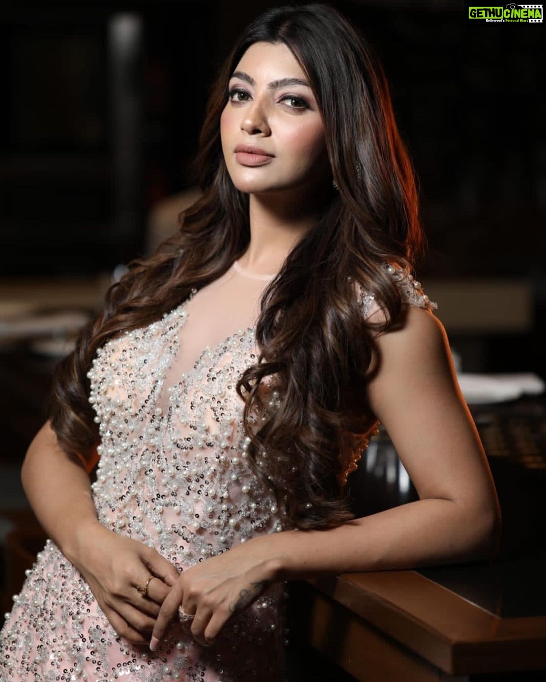 Akanksha Puri Instagram - Just me ❤️🔥 . . #goodvibes #beingme #akankshapuri #❤️ Magazine : @fablifestyylemagazine Edition : 2022 Founder: @gaarimasinha ❤️ Photographer : @abhisheksharma7_official Assisted by : @gauravclikographer Make up/hair @a1simran_makeup_studio Outfit : @hmdesignerstudio Jewellery: @aggarwal_abhushan PR @frizbeedigital Pullman New Delhi Aerocity