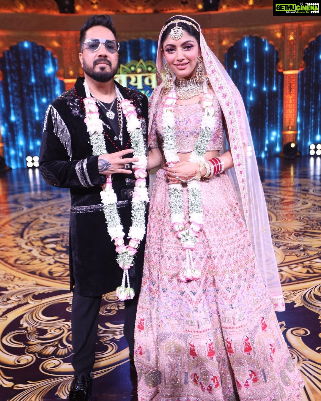 Akanksha Puri - 122.9K Likes - Most Liked Instagram Photos