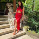 Akshara Gowda Instagram - I exist in two places , here and where you are ❣️❤️ Styled by @_anita_priya Wearing @arokaofficial Footwear @snowflakesfootwear #aksharagowda #stylishtamilachi #aksharagowdabikki #stylishtamizhachi #bali #snorkeling #water #ocean #sunset #rockbarbali #rockbar #theroyalpitamaha The Royal Pita Maha Resort & Spa, Ubud