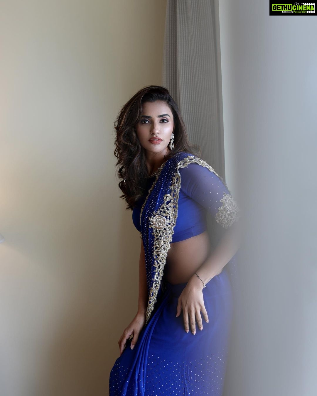 Akshara Gowda Instagram - Blue state of mine π¦π Styled by @officialanahita Makeup and hair: @naazbridalmakeovers Pics: @thescienceofphoto #aksharagowda #stylishtamilachi #aksharagowdabikki #stylishtamizhachi #bali #style