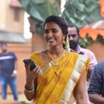 Akshara Gowda Instagram - BIG DAY ! ❣️ Not someone who posts something on the day of the release but this one is special ! Only reason being never in my dream I thought I would play a role like this ( did u guys ever imagine ? I’m sure that’s a unanimous NO ) ! But it took 10 mins for our @dirlingusamy to decide I would pull it off ! He genuinely believed in me when I dint even believe in myself ! So as an actor when u walk on sets with doubt and your director is ur biggest cheer leader I guess we just have no option but to “Kill it “ ❣️ ! And our @sujithvaassudev sir thank u for making me look good as “Swarna AKA GURU’s wife “ the last pic is how I keeping talking to him (it’s thru the camera) you are my Favourite of all times !! And @aadhiofficial for being such a great co-star , a thorough gentleman and for the interesting conversations:) Then my team who put this whole look together who were more excited than me thinking I might never get to play such role again they put in all there blood , sweat and imagination !! Makeup @manjiri_trivedi Hair @makeupnhairbyrekha Assisted @chethan.s.appu And special thanks to @suryakoyya for styling me ( not easy to put this look together in such last min with so much minute details ) Lastly @srinivasaasilverscreenoffl the best producers in town 🤗 from the day I signed to today my respect for u guys just keeps increasing ! Thank u Srinivas sir and Pawan sir for everything 🤗 And then @sathishoffl (the magic man who pulled this one out of his hat 🎩 for me ) thank u bro🤗❣️ just a beginning for a great journey ahead @artistmanagement_ind #THEWARRIOR is in ur hands now ❣️ show some love ❤️ no actually show a lot of love 🙌💕 @ram_pothineni @aadhiofficial @dirlingusamy @krithi.shetty_official @srinivasaasilverscreenoffl @srinivasaachitturi @thisisdsp #rampothineni @sujithvaassudev @anbarivu_film @thisisputta @adityamusicindia @dhaniaelay @masterpiece.offl #TheWarriorr in CINEMAS now ⚔️