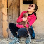 Amala Paul Instagram - I'm a good shepherd. 🤪 #himalayas #Thirthanvalley #Rakhunditrek #trekking #babies #soultales #onewithnature #inmyzone #foundmycalm #goatstagram #GOAT