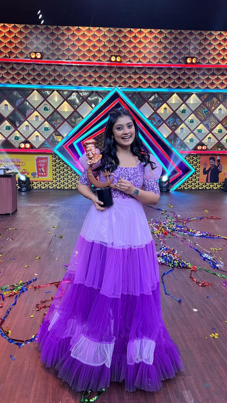 Ammu Abhirami Instagram - Words cannot explain the emotions that’s running through me right now… #CWC3 has been an amazing journey/memory that I’ll never forget in my life! Special thanks to my dearest , @anand.aravindakshan.official anna❤️ only because whom I decided to take up this amazing journey I can never thank you enough anna if not for your motivation and push I would have missed this treasure… @chefgenose my deivamaeee🙏🏻 My cheffffff ,my teacher ,my friend my worst critique anddddd last but not the least *THE MAN BEHIND MY LENGTHY DISH NAMES* Without your guidance I wouldn’t have even achieved a dot in this tough cooking competition… Thank you very much chef from the bottom of my heart for everything that you have thought me☺️♥️ @raththu_javed anbu akka who thought me the basics of cooking her love , patience and motivation got me into believing that I’m capable of tackling difficult dishes and rounds❤️ Last but definitely not the least my family who stood by me, supported me through every single hardships i went through and put them through I’m forever indebted!!! Love you amma appa sarva🧿🤗 @rk.sundar @sarva_naane Nandri everyone who supported me my Instagram family🤗 I’m genuinely awestruck and taken aback, humbled by all the love kindness and support you guys gave me for this wonderful season… I want to thank the whole entire team of cook with comali 3 from the bottom of my heart ❤️… Om namah shivaya🧿