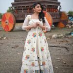 Ammu Abhirami Instagram - 🌼🌼🌼 Styling: @shriya_sriram Outfit: @shrees_ethnic_wear Photography Team: @sat_narain @the.portrait.culture @__studio_j_ @praveenbabu96