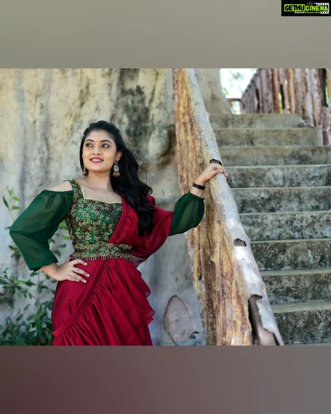 Ammu Abhirami Instagram - ❤️❤️❤️ Dream team: Styling: @shriya_sriram Outfit: @shrees_ethnic_wear 📸 team : @__studio_j_ @the.portrait.culture @sat_narain