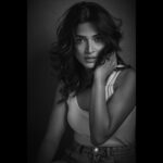 Anagha Instagram - 🖤 Styled by: @alliaalrufai Hair & Make up: @namratasoni 📸: @rohanshrestha