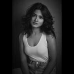 Anagha Instagram - 🖤 Styled by: @alliaalrufai Hair & Make up: @namratasoni 📸: @rohanshrestha