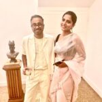 Anagha Instagram - Was a pleasure meeting you sanjaygarg … @raw_mango , Welcome to chennai ❤️… one of my favourite brands that honours Indian tradition and brings together the century old weaving skills and the modern design sensibilities rightly … All the best @collage.style @bbayelectric @priyakaran @priyaharie @iamvigneshjayakumar @makeup101byyamini