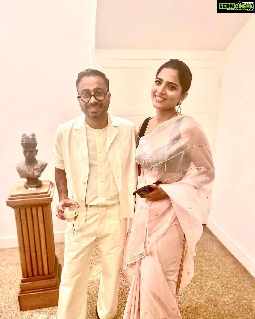 Anagha - 108.3K Likes - Was a pleasure meeting you sanjaygarg … @raw_mango ,
Welcome to chennai ❤️… one of my favourite brands that honours Indian tradition and brings together the century old weaving skills and the modern design sensibilities rightly …
All the best @collage.style
@bbayelectric
@priyakaran @priyaharie @iamvigneshjayakumar @makeup101byyamini