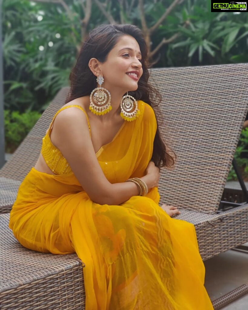 Anaika Soti Instagram - 🧡🧡🧡🧡 📸- @they_see_sharaab ...thankyou for always making me look nice 🙈