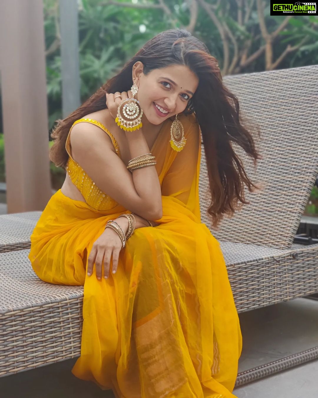 Anaika Soti Instagram - 🧡🧡🧡🧡 📸- @they_see_sharaab ...thankyou for always making me look nice 🙈