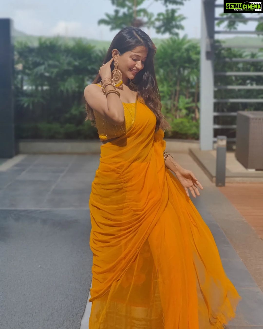 Anaika Soti Instagram - Not your average Sunflower 🌻
