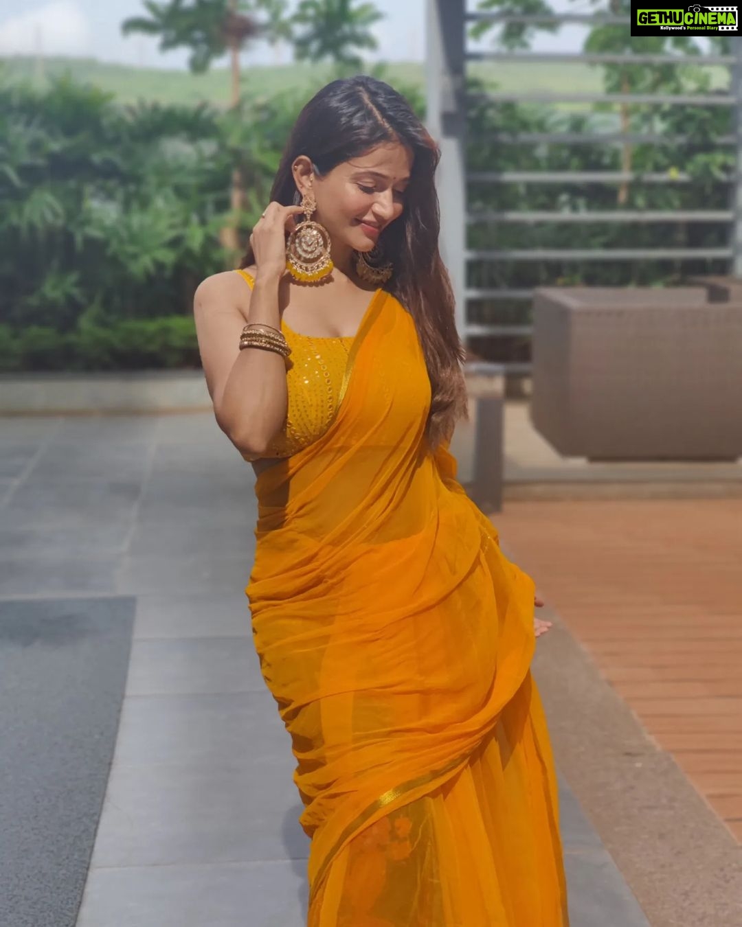 Anaika Soti Instagram - Not your average Sunflower 🌻