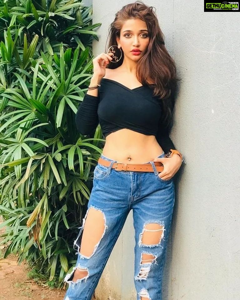Anaika Soti Instagram - Have to get back to this 😭😭 body & hair goals 😍 the colour 😍😍😍 #selfobssesed much? 🙈