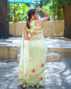 Anasuya Bharadwaj Instagram - Be your own reason to smile 😊🧚🏻‍♀️ For #PartycheddamPushpa #ThisAfternoon #12pmOnwards only on @starmaa Jewels by @lorifinejewellery ✨ PC: @verendar_photography