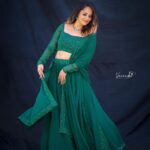 Anasuya Bharadwaj Instagram - Being Emerald and keeping my colour! For #SuperSingerJunior🎤🎶 Outfit by @firoz_design_studio 🥰 PC: @verendar_photography